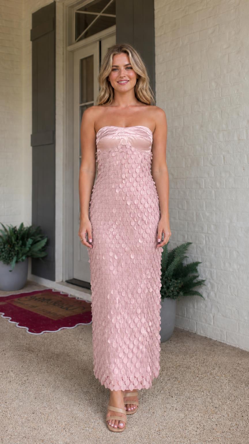 Full length view in pink color variant