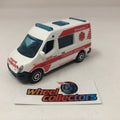 Renault Master Ambulance * White / Red * Matchbox Global Series Loose 1:64 Scale