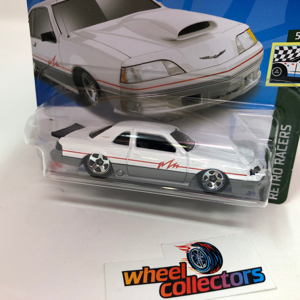 Maat & Debbie Hay's 1988 Pro Thunderbird #56 * White * 2023 Hot Wheels Case D Short Card