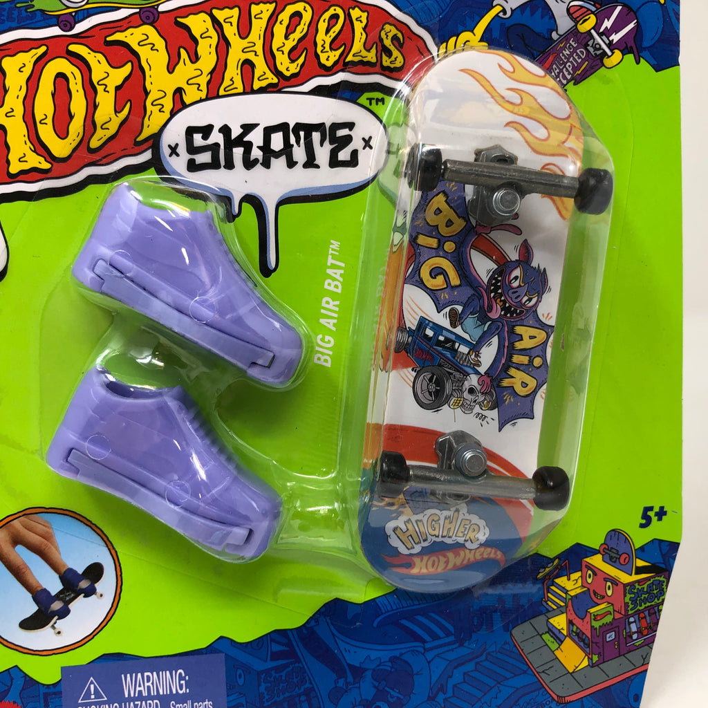 2023 Hot Wheels Skate Boards Tony Hawk * Big air Bat & Shoes