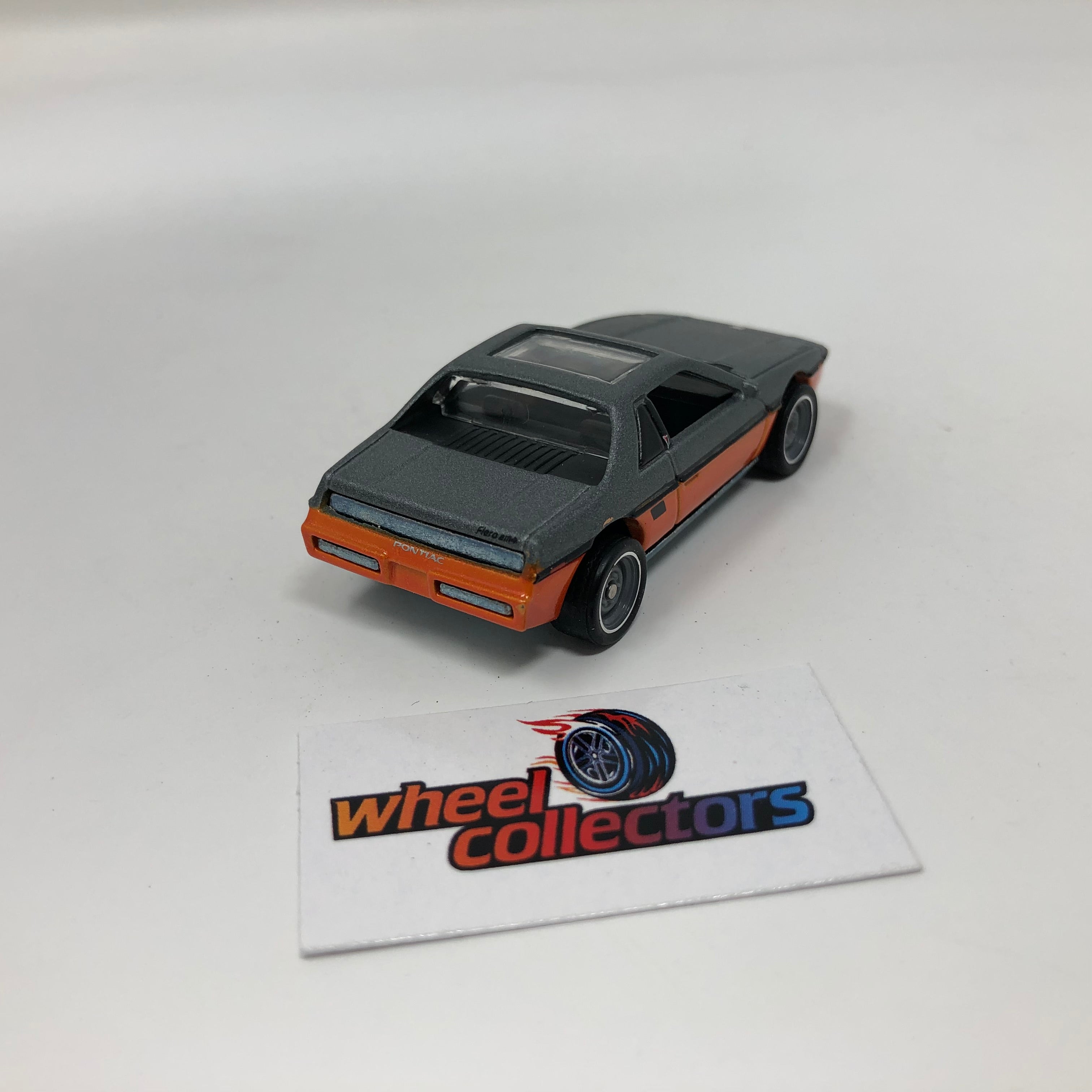 Pontaic Fiero 2M4 * Hot Wheels 1:64 scale Loose