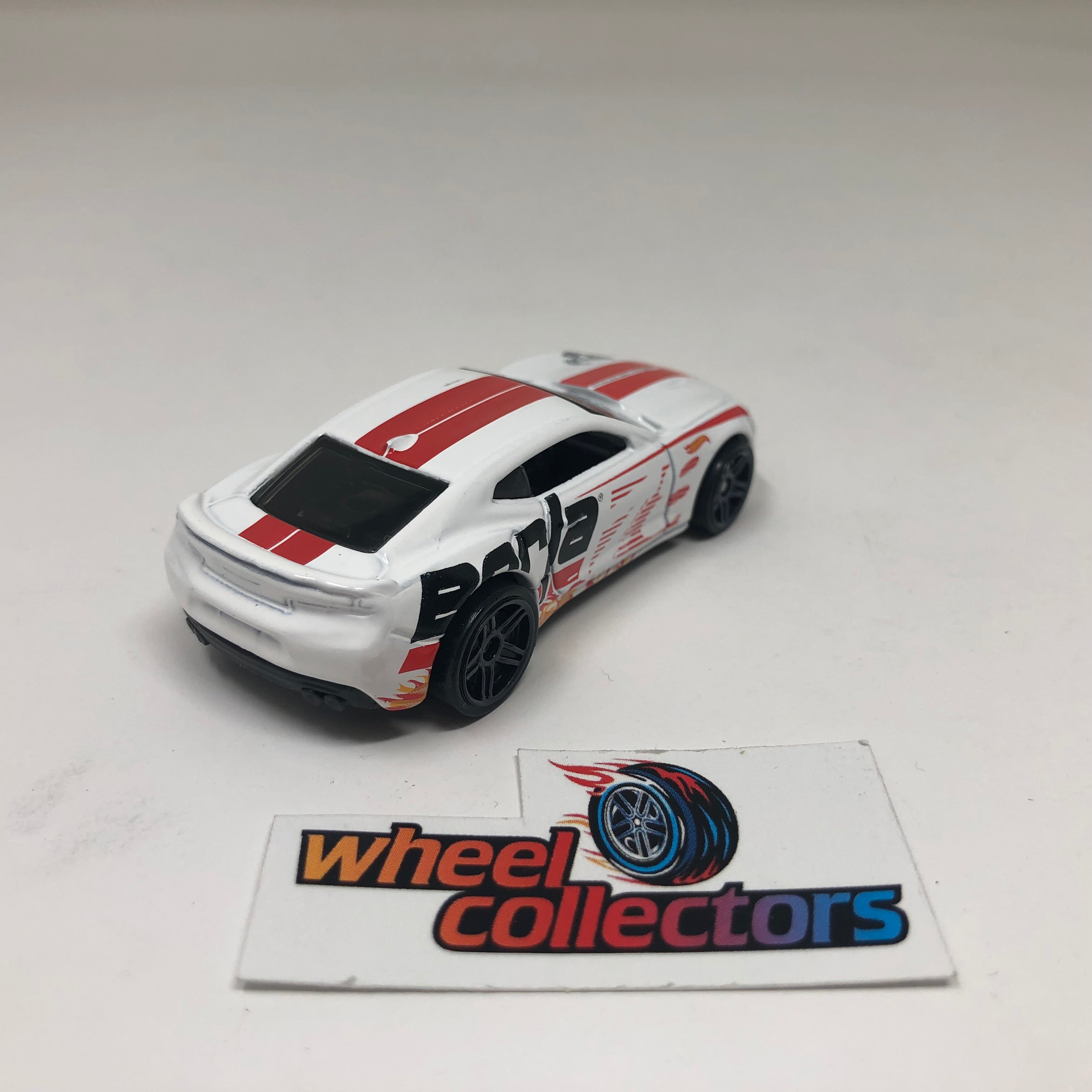 16 Camaro SS * White * Hot Wheels Loose 1:64 Scale